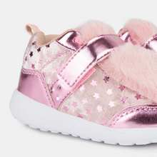 Laden Sie das Bild in den Galerie-Viewer, Girl's Pink Velvet Sneakers with Lights