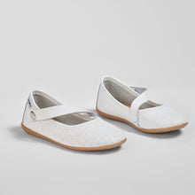 Charger l'image dans la galerie, Girl's White Washable Leather Mary Jane