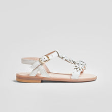 Laden Sie das Bild in den Galerie-Viewer, Girl's White Flowers Leather Sandals