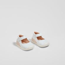 Charger l'image dans la galerie, Baby's White onMicro® Mary Janes