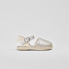 Laden Sie das Bild in den Galerie-Viewer, Baby's Fantasy Silver Sandals