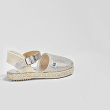 Laden Sie das Bild in den Galerie-Viewer, Baby's Fantasy Silver Sandals